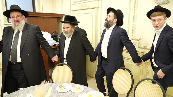 YonahMenachem-S27