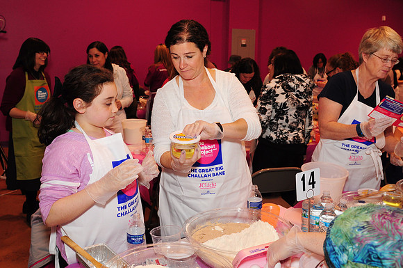 NorthShoreChallahBakes-A108