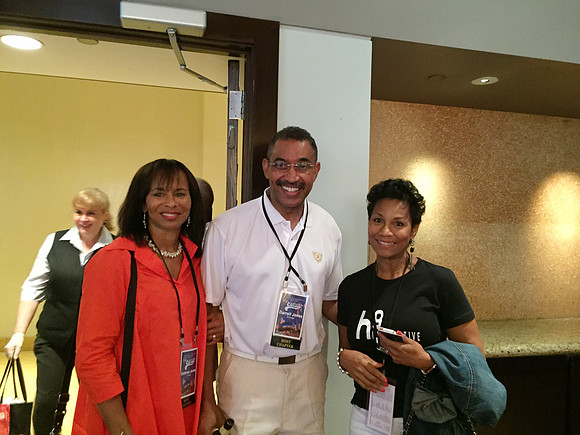 GuardsmenConvention-Selfies_K074