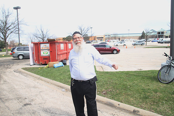AgudahPesachFoodPantry-A23