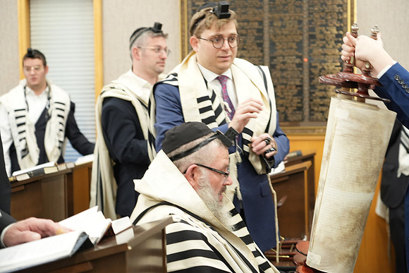 YonahMenachem-T06
