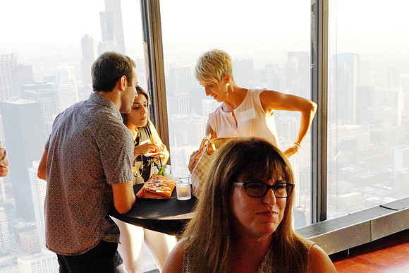 AroundChicagoSignatureRoom-B52
