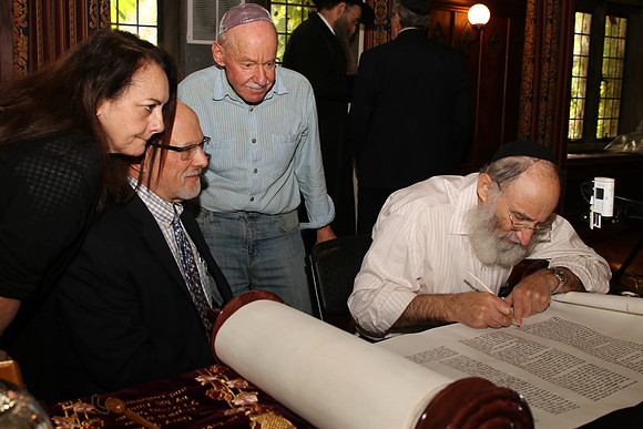UofCTorah-A110
