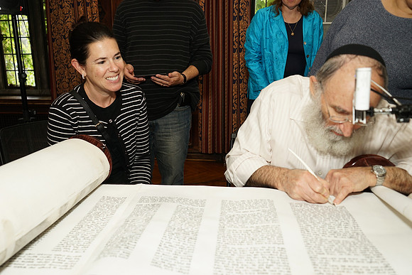 UofCTorah-A023