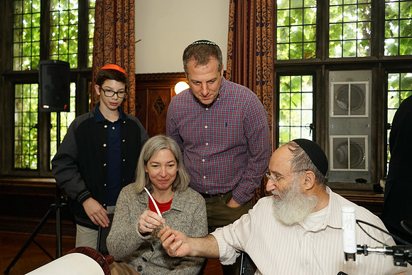UofCTorah-A009