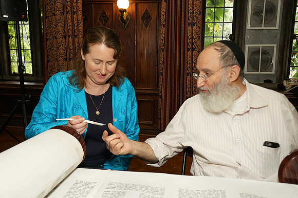UofCTorah-A027
