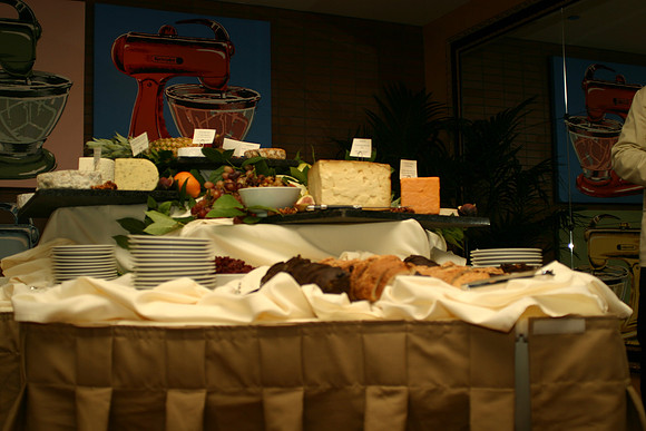 DINE-B06