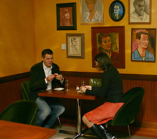 DINE-A16