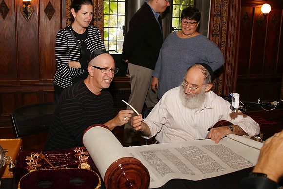 UofCTorah-A126