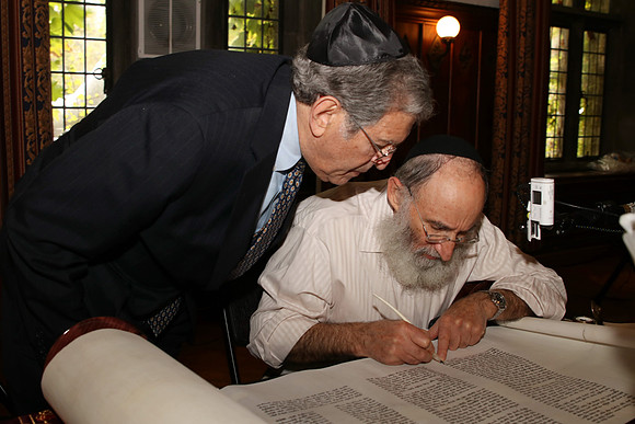 UofCTorah-A099