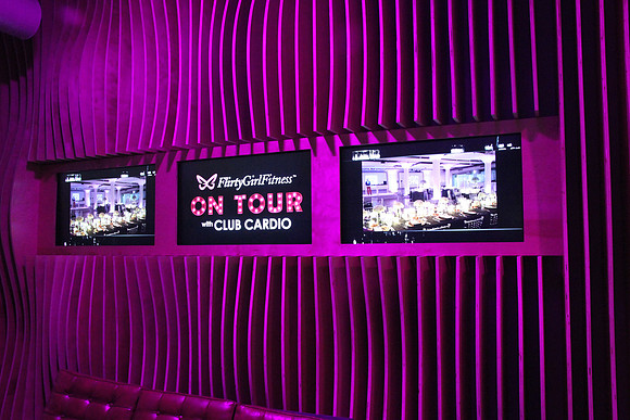 FlirtyGirlTour-A01