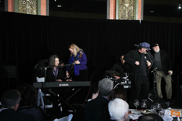 ChiDowntownSeder-B23