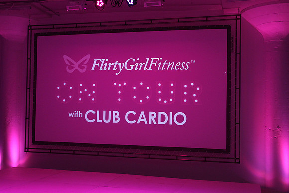 FlirtyGirlTour-A06
