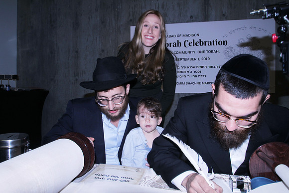 MadisonTorah-B43