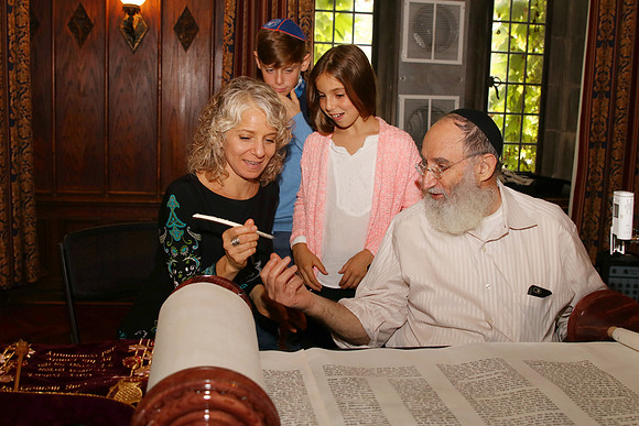 UofCTorah-A071