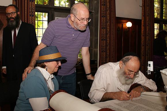 UofCTorah-A117
