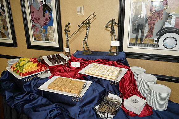 AroundChicagoSignatureRoom-A05