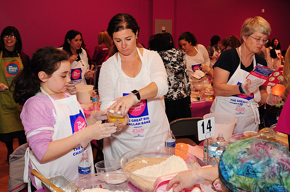 NorthShoreChallahBakes-A109