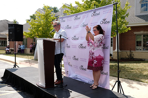 ChabadofNaperville-B064