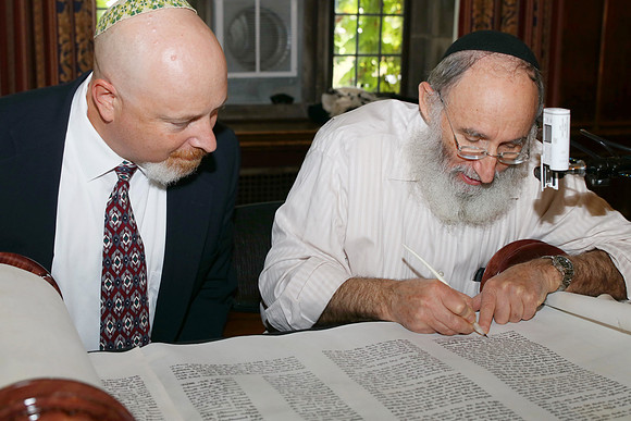 UofCTorah-A069