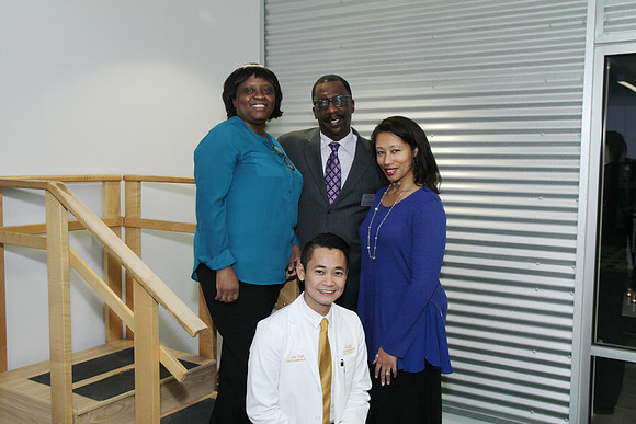 WarrenBarrGrandOpening-B046