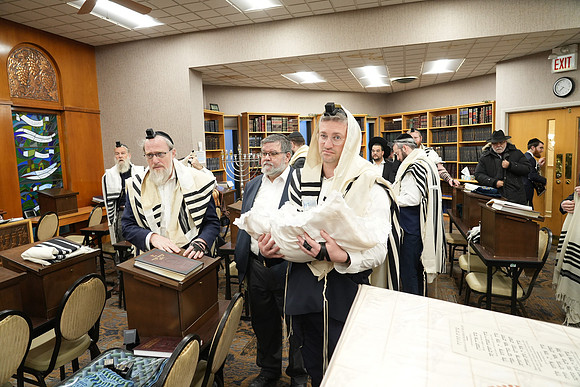 YonahMenachem-B28