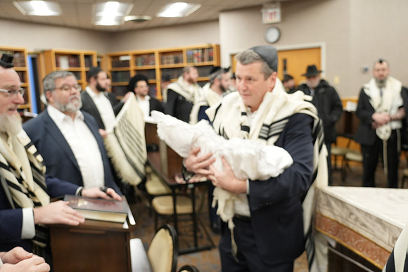 YonahMenachem-B32