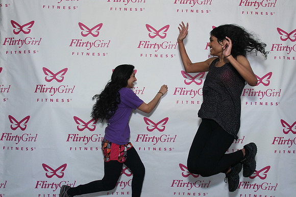 FlirtyGirlTour-B28