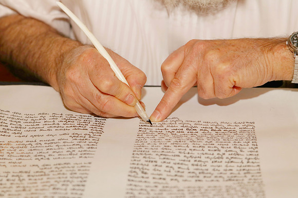 UofCTorah-A066