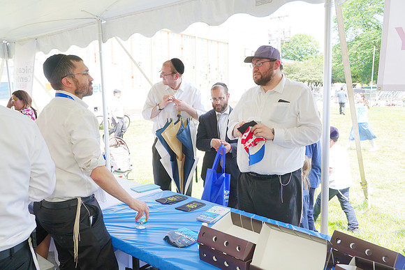 Refuah311HealthFair-B42