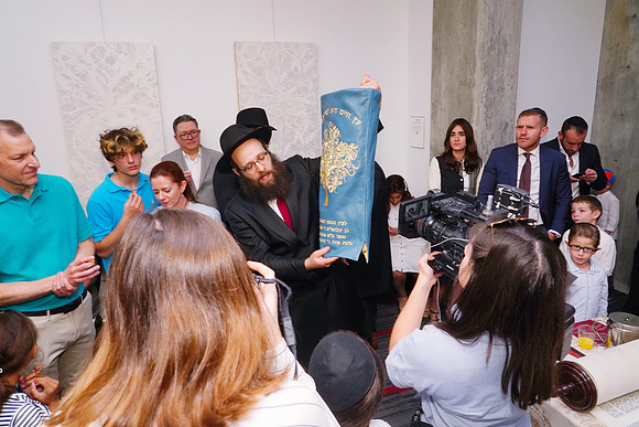 MadisonTorah-A17