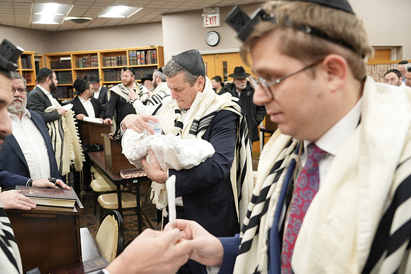 YonahMenachem-B34