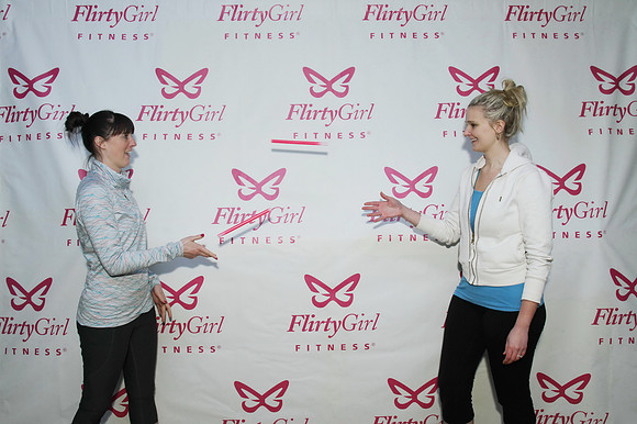 FlirtyGirlTour-B15
