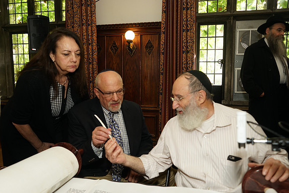 UofCTorah-A011