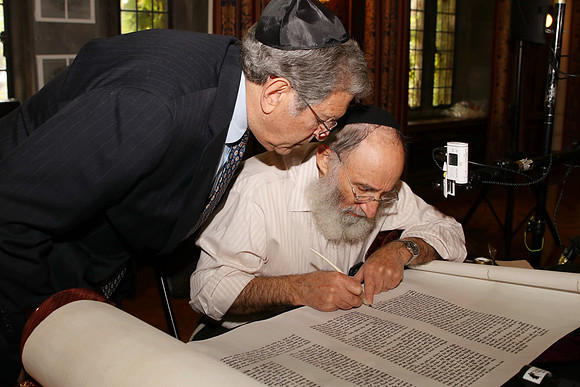UofCTorah-A100