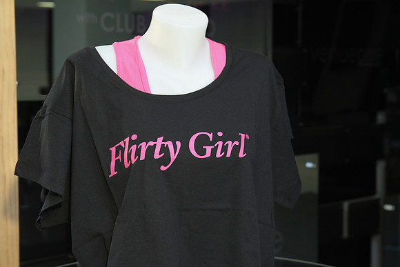 FlirtyGirlTour-A10