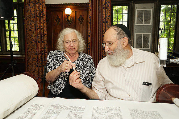 UofCTorah-A004