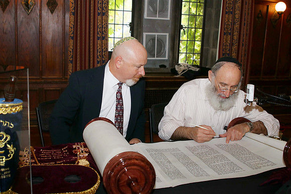 UofCTorah-A068