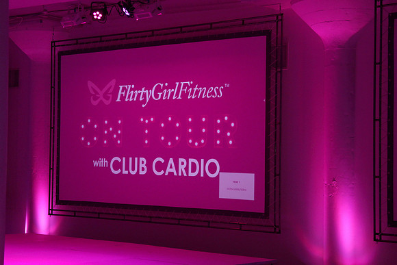 FlirtyGirlTour-A04