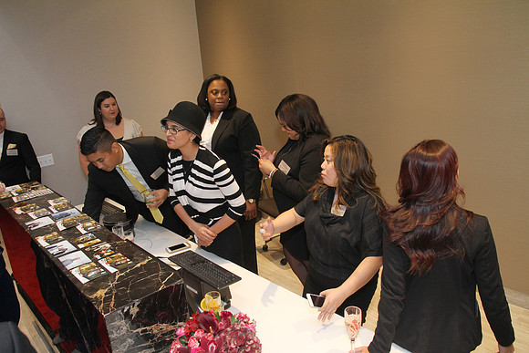 WarrenBarrGrandOpening-B055