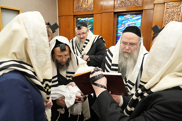 YonahMenachem-B77