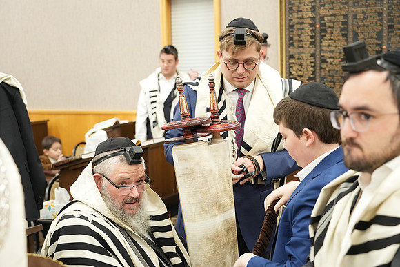 YonahMenachem-T09