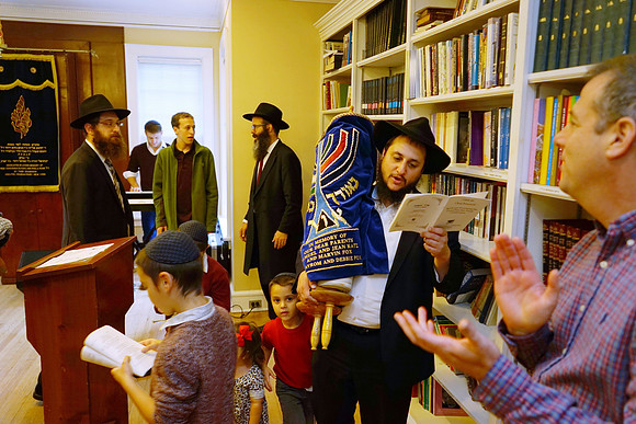 UofCTorah-B001
