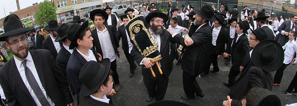 YeshivaTiferesTzviStudent-A071