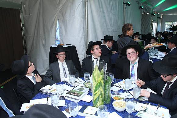 YMHCTorahBanquet-B049