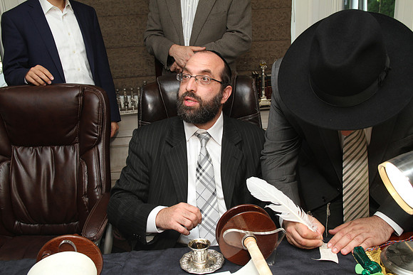 BronerTorah-B01