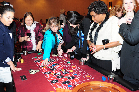 GlenHealthcareCasinoNight-B024