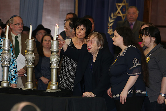 HolocaustMemorialCommemoration-A083