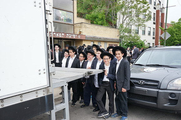YeshivaTiferesTzviStudent-A080