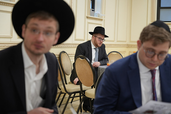 YonahMenachem-S10